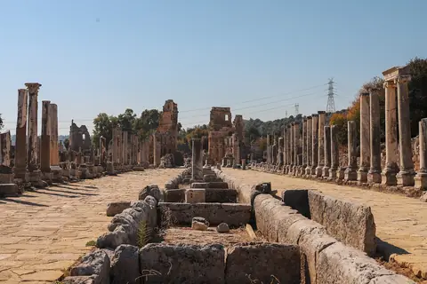 Perge Sütunlu Cadde